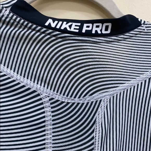 Nike Pro XL fitted workout top - Picture 4 of 7